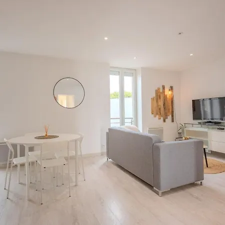 T2 - Proche Commerce Et Parking Gratuit * Brest