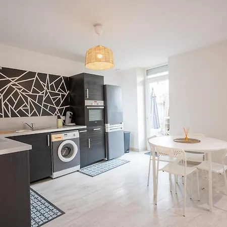 T2 - Proche Commerce Et Parking Gratuit