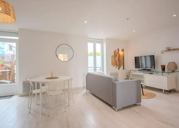 T2 - Proche Commerce Et Parking Gratuit * Брест