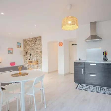 T2 - Proche Commerce Et Parking Gratuit *