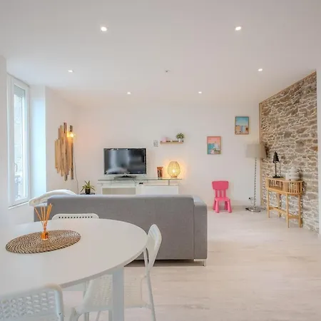 T2 - Proche Commerce Et Parking Gratuit