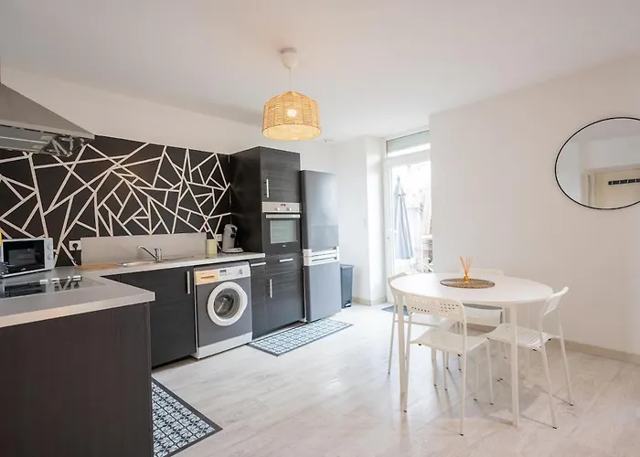 T2 - Proche Commerce Et Parking Gratuit