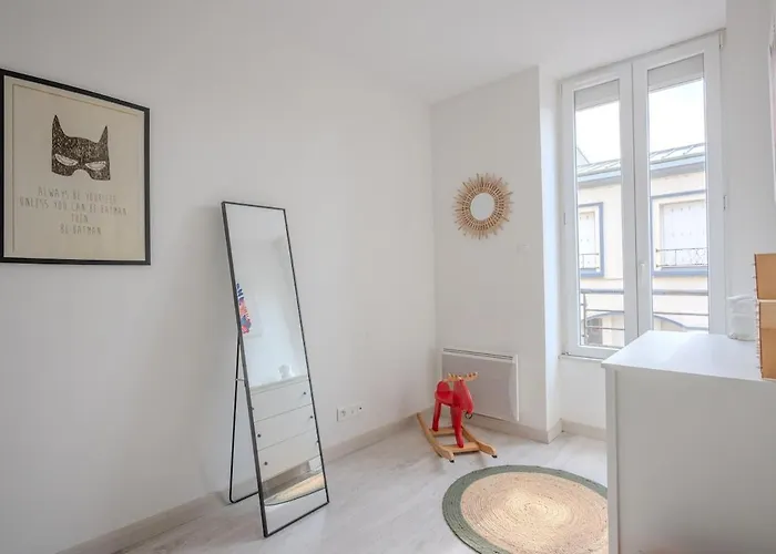 T2 - Proche Commerce Et Parking Gratuit * Brest