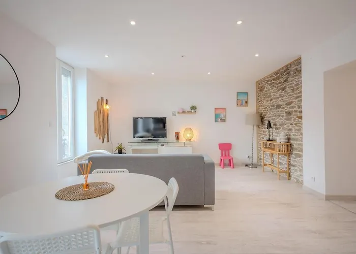 T2 - Proche Commerce Et Parking Gratuit